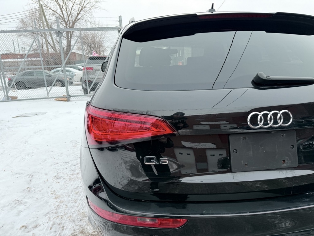 2016 Audi Q5 2.0T Technik