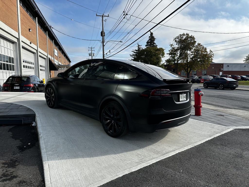 2022 Tesla Model X Plaid