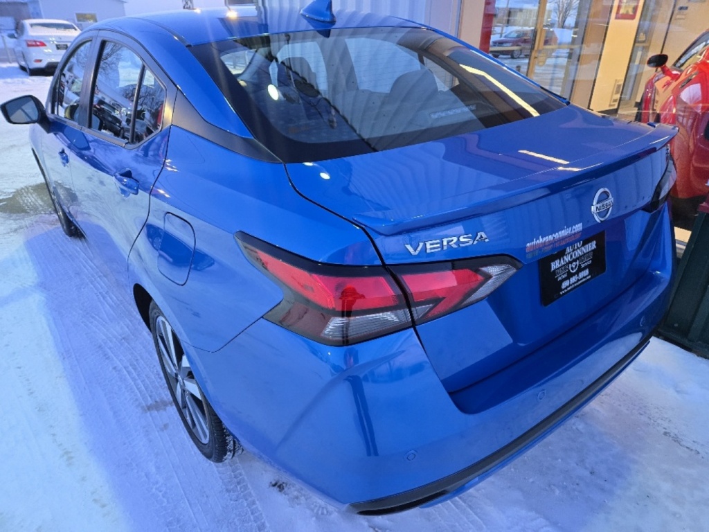 2021 Nissan Versa SR